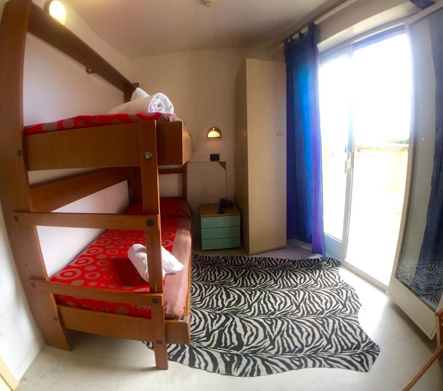 Hotel Mehari Риччоне Экстерьер фото