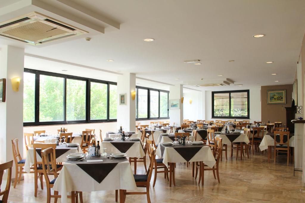 Hotel Mehari Риччоне Экстерьер фото