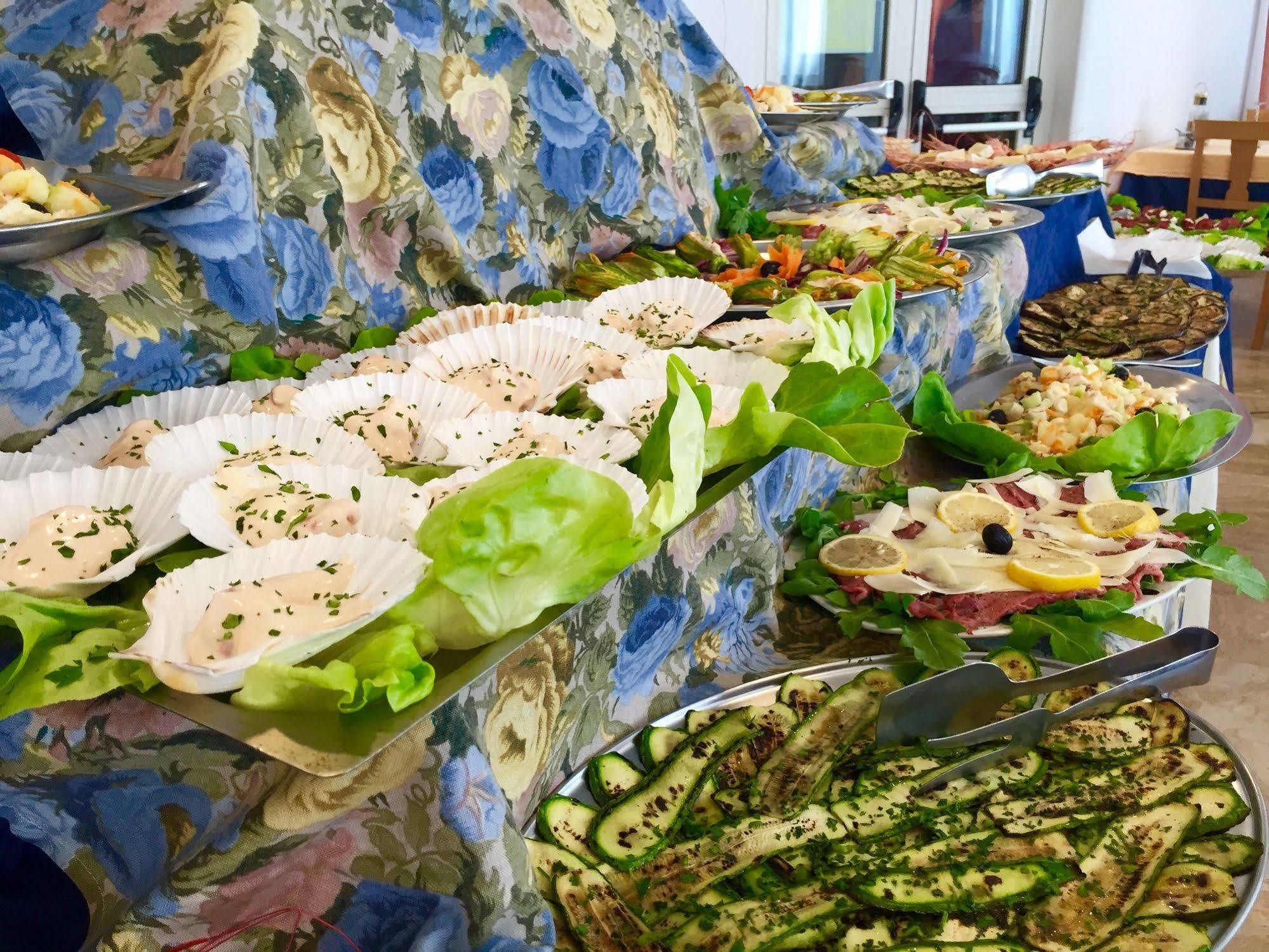 Hotel Mehari Риччоне Экстерьер фото